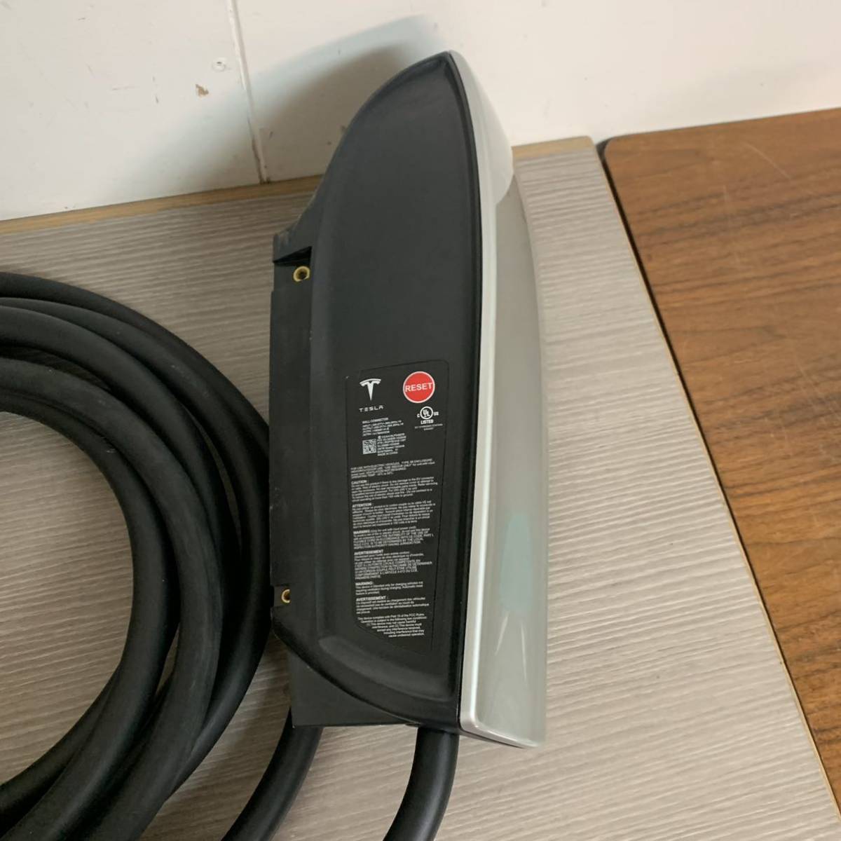 B724 テスラ ウォールコネクター バッテリー充電 TESLA