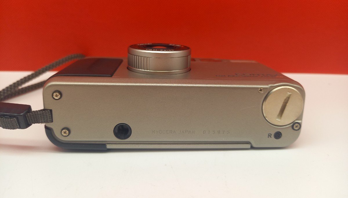 □A CONTAX T2 フィルムカメラ コンパクトカメラ Carl Zeiss Sonnar