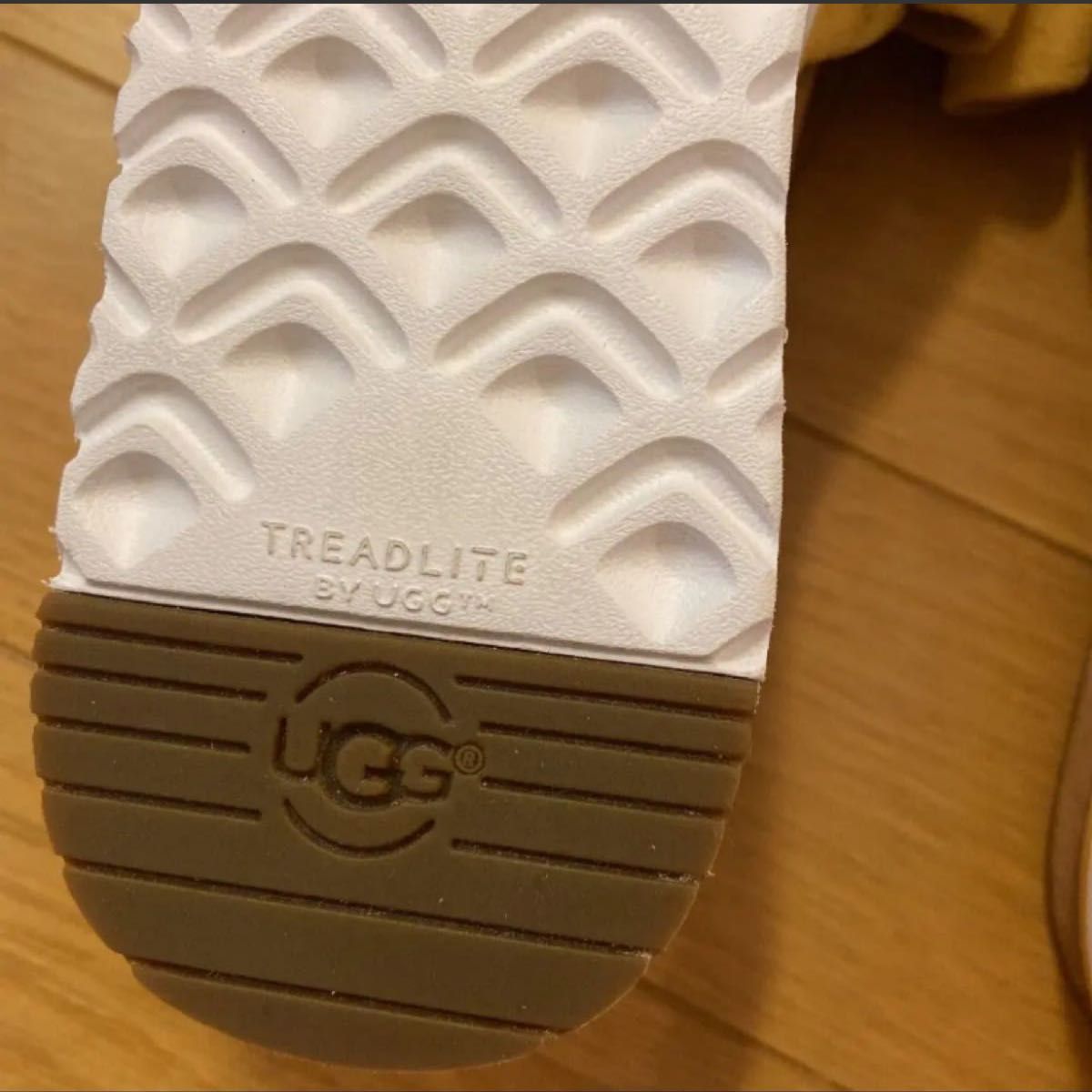 ★新品★UGG アグ 厚底 リボンサンダル