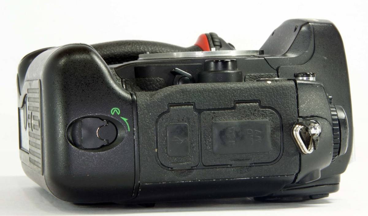 I05ジャンク品 ニコン D2H ボディ 本体のみ ショット数19550枚 I05ジャンク品 ニコン D2H ボディ 本体のみ ショット数19550枚