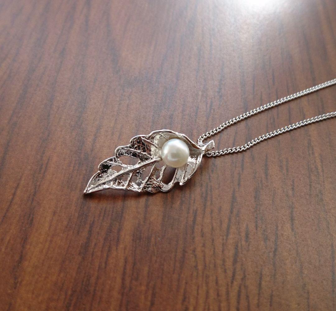 淡水真珠 リーフトップ ネックレス 日本製 ペンダント 真鍮 パール 葉っぱ