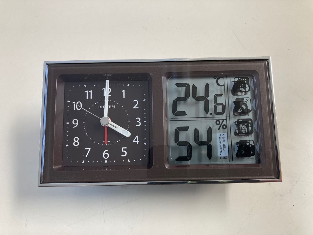 新品　リズム　高精度温湿度計　アナログクオーツ時計付き　ルームナビ SR678  8RE678SR06 茶色 