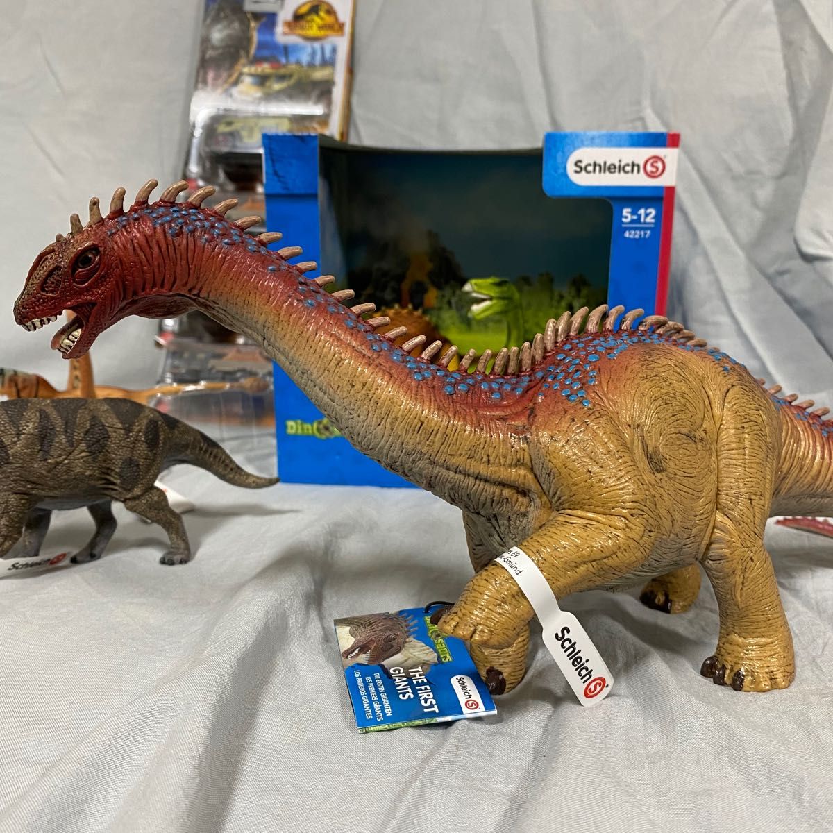 シュライヒ恐竜フィギュア5匹JURASSIC WORLD MATCHBOX 4台　合わせて9点セット