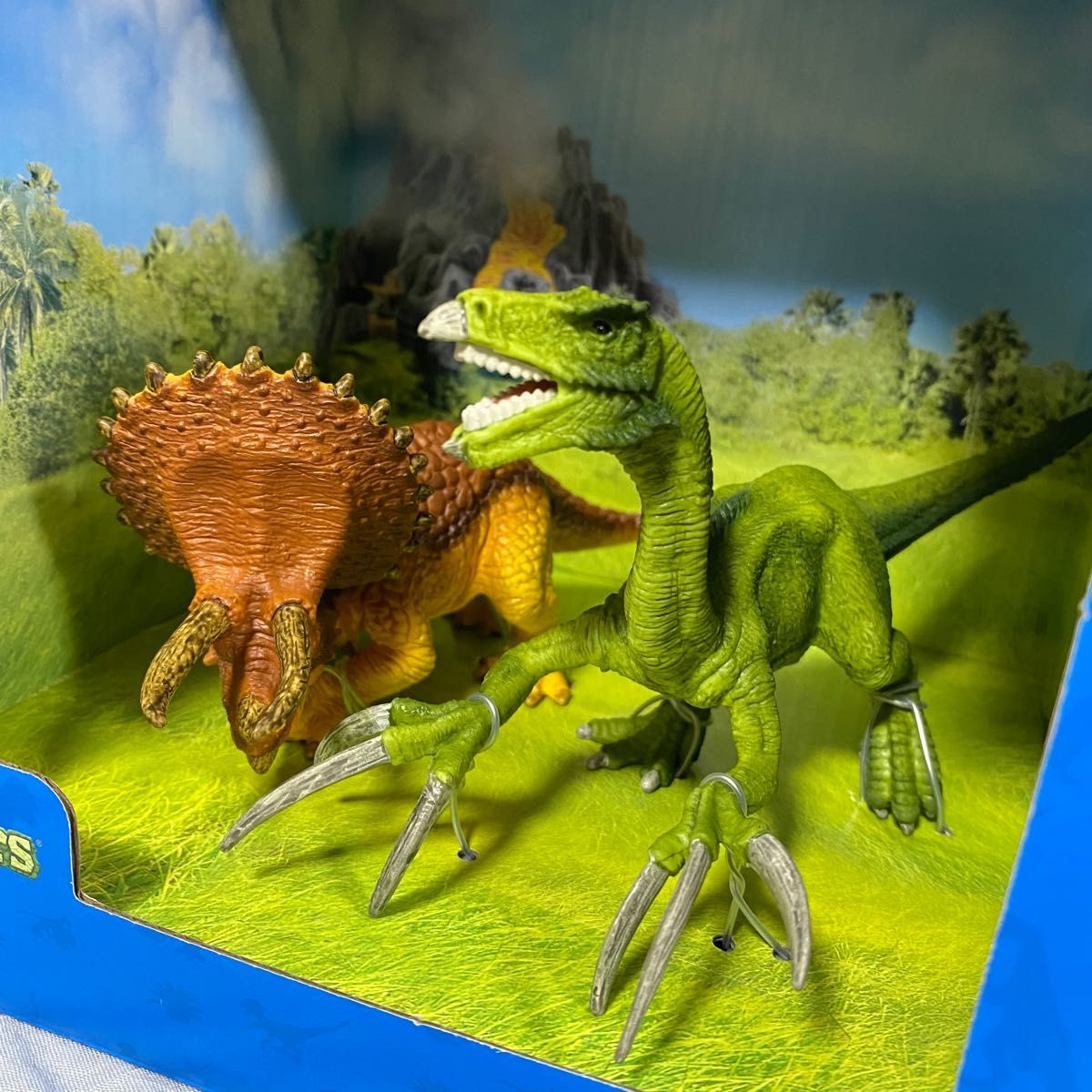 シュライヒ恐竜フィギュア5匹JURASSIC WORLD MATCHBOX 4台　合わせて9点セット