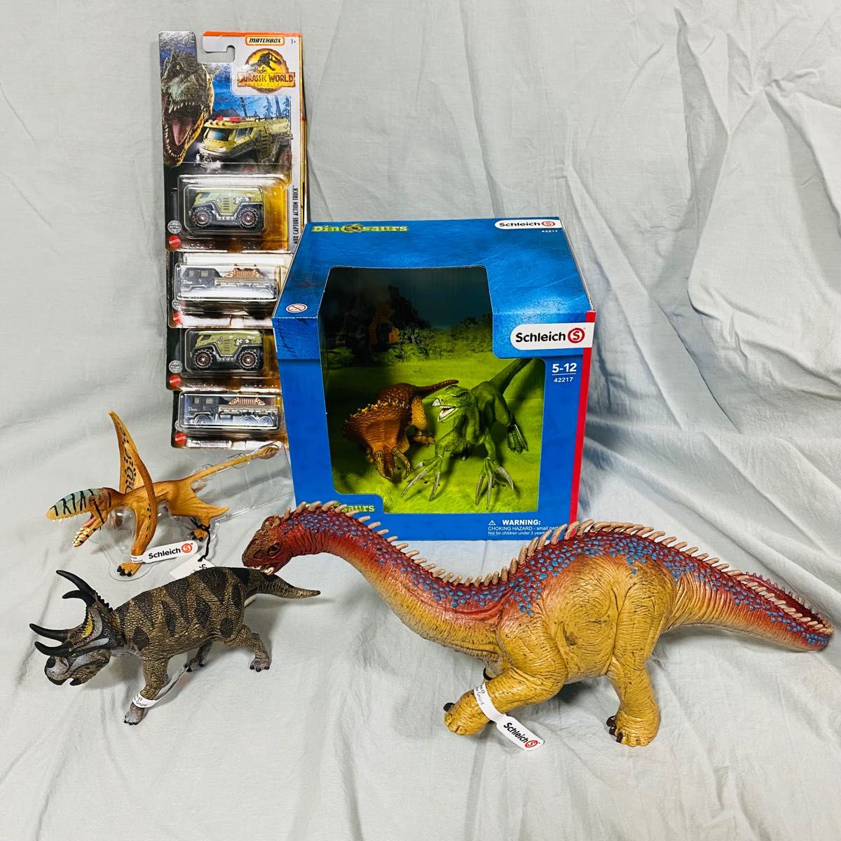 シュライヒ恐竜フィギュア5匹JURASSIC WORLD MATCHBOX 4台　合わせて9点セット