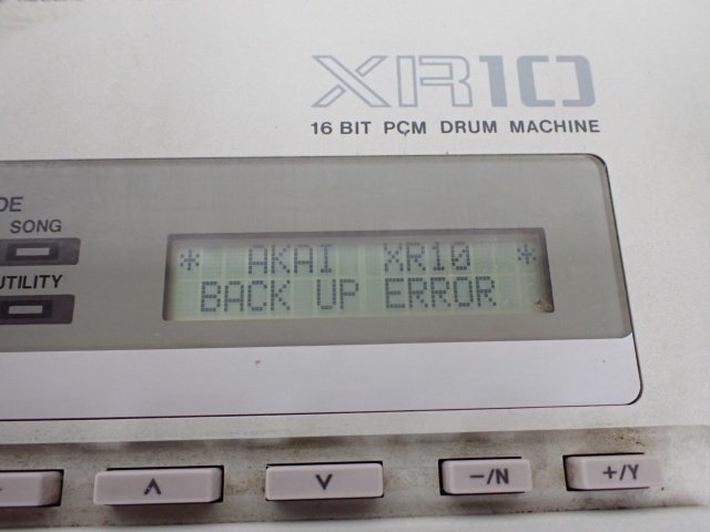 AKAI XR10 16BIT PCM DRUM MACHINE 16ビットPCMドラムマシン/リズム