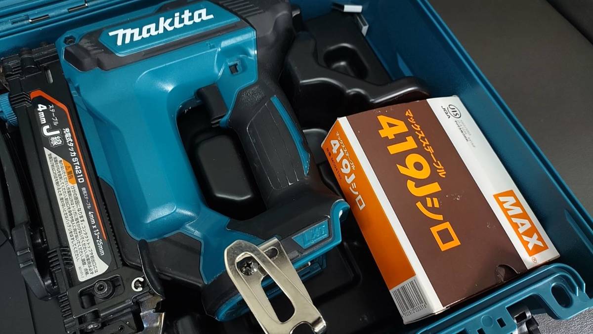 美品】 マキタ makita 18V コードレスタッカー ST421DZK