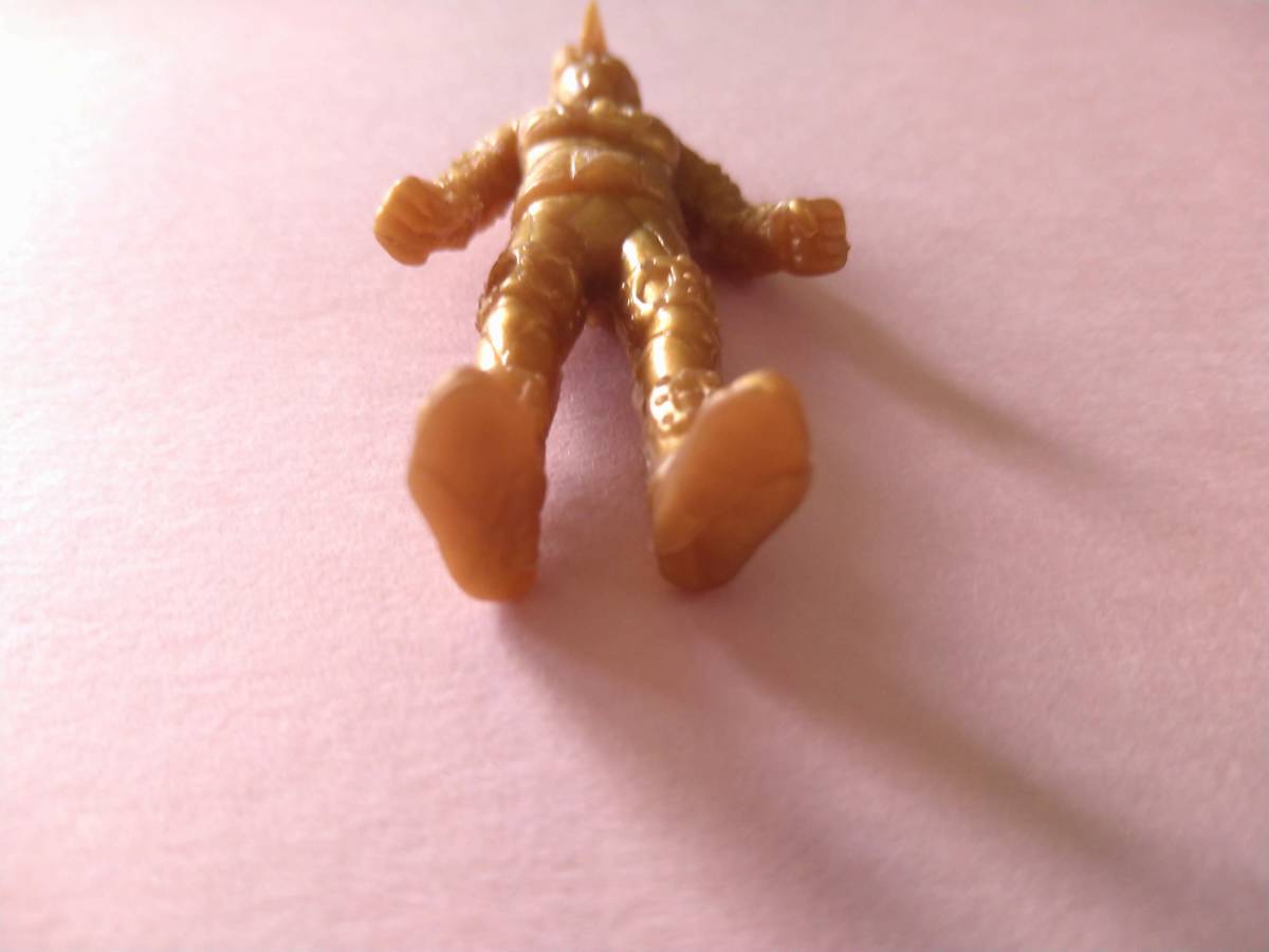 怪獣消しゴム　ウルトラマンA　エースロボット　金色　　　　　フィギュア　ゴールド　ultraman ace　monster　figure acerobot_画像3
