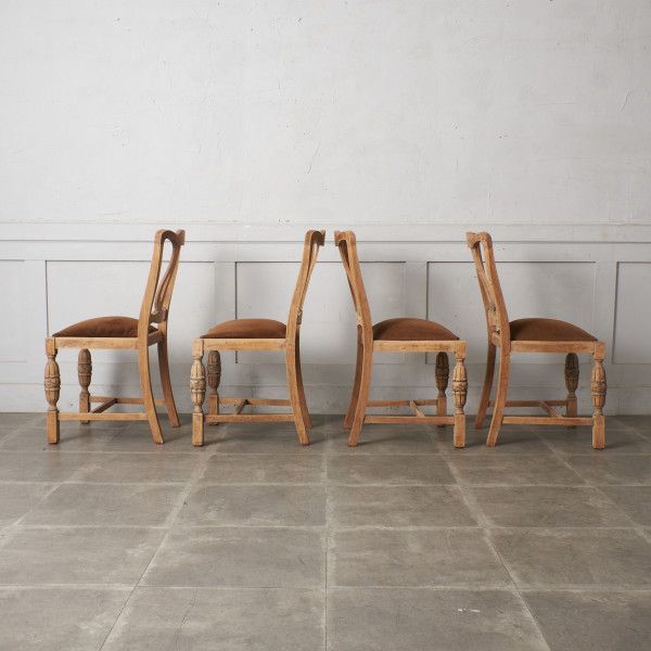 IZ68746N☆4脚セット 英国 アンティーク ダイニングチェア ストリップド加工 オーク 木彫刻 バルボスレッグ 木製 椅子 イギリス クラシック 