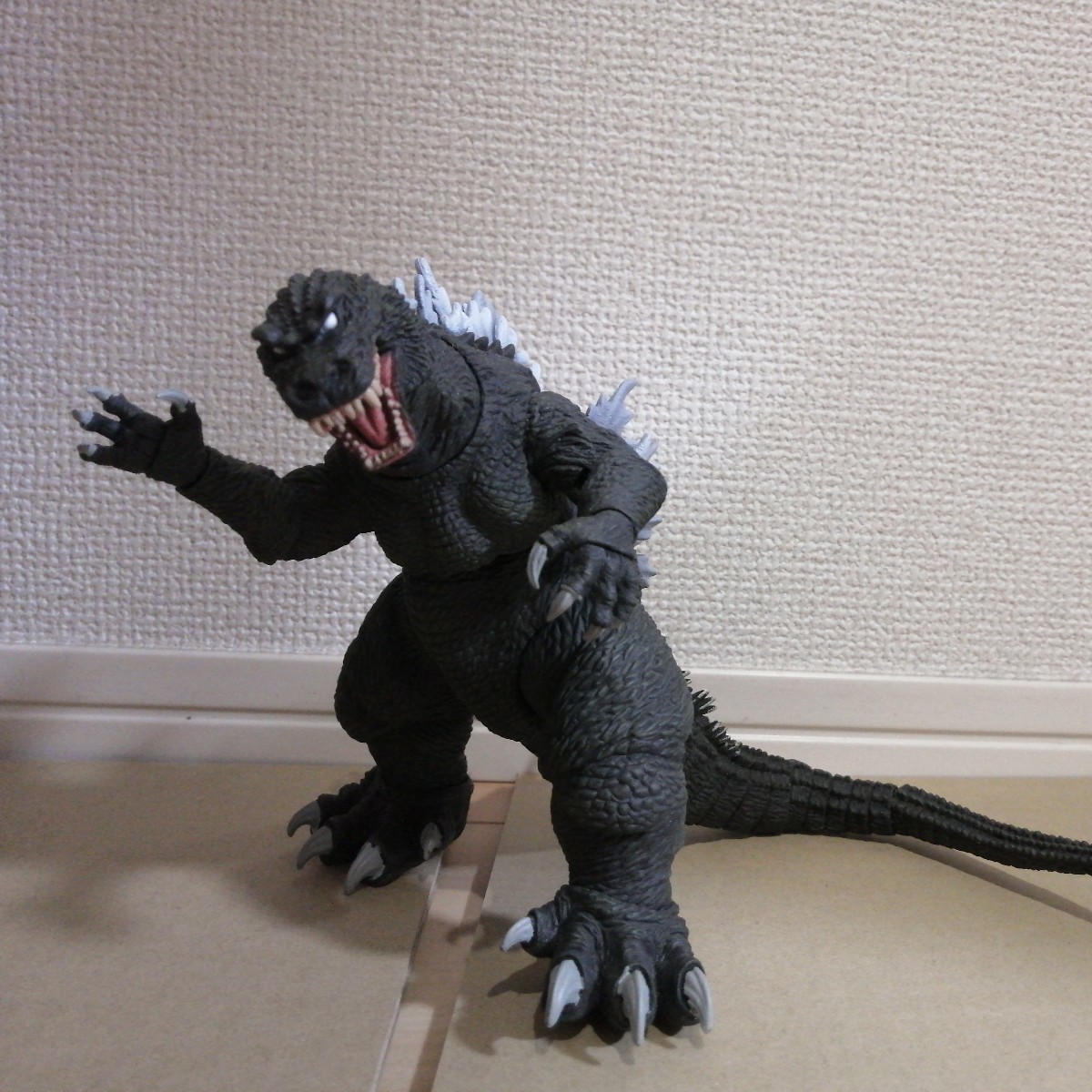 ゴジラ 2001 モンスターアーツ ネカ NECA の商品詳細 | ヤフオク
