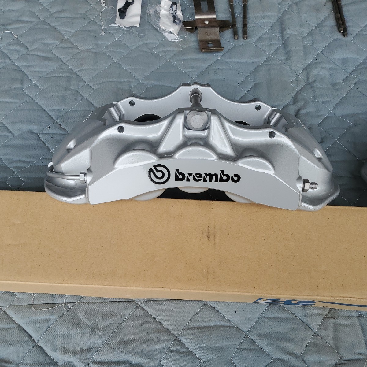 brembo　キャリパー　左右　6POT　リベア済_画像3