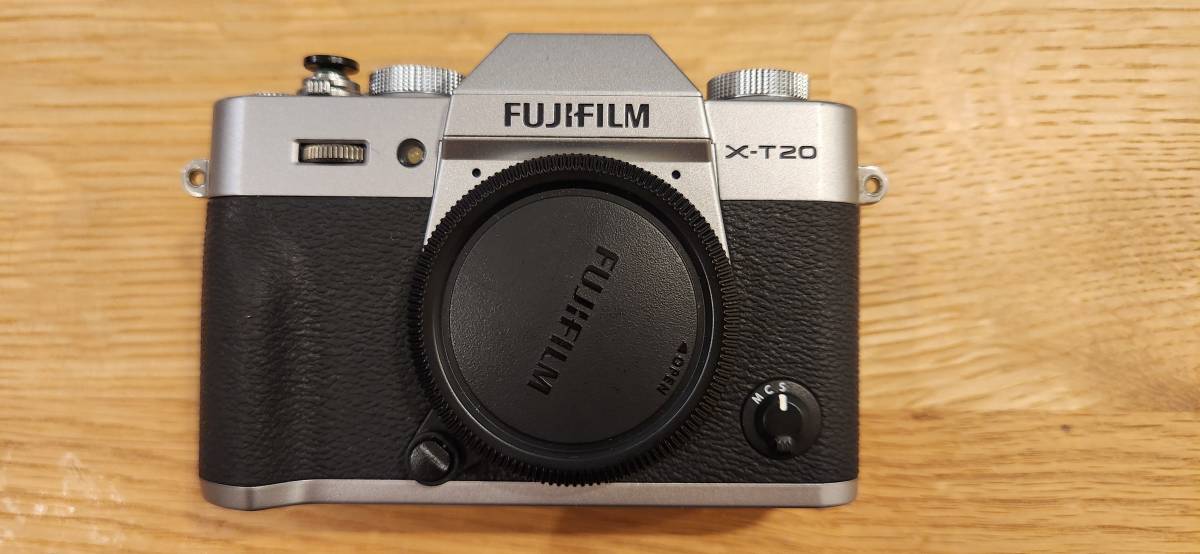 品】富士フイルム FUJIFILM ミラーレス一眼レフカメラ X-T20 ボディ