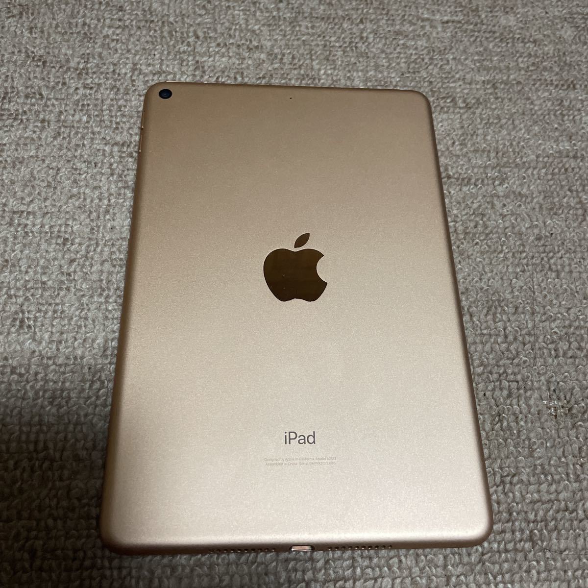 本体☆美品◆Apple iPad mini5 7.9インチ 第5世代 MUQY2J/A[Wi-Fi 64GB］&ペンホルダー付ケースの画像4