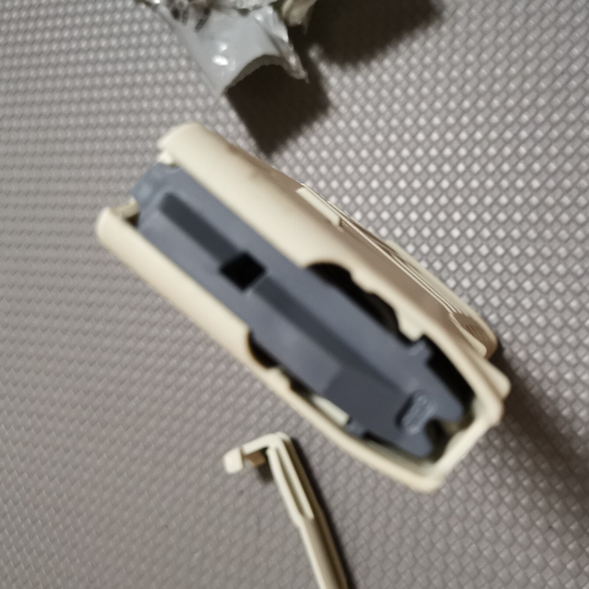 実物 PMAG 30連マガジン スノーホワイト 個人装備 実物 PMAG 30連マガジン スノーホワイト 個人装備