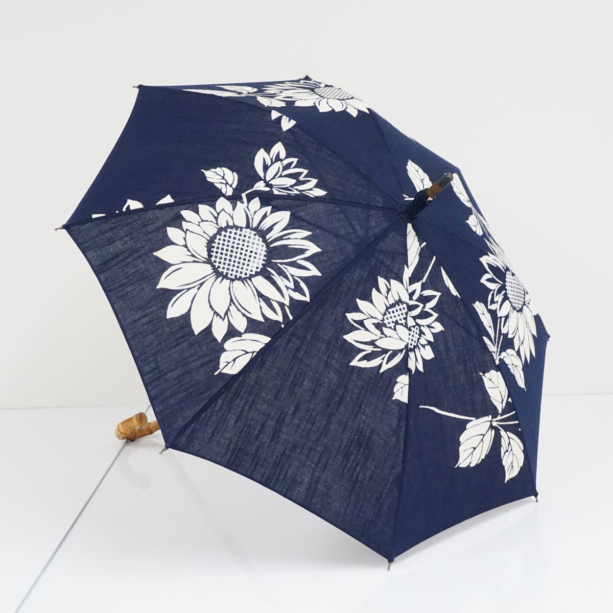 ビッグ割引 ブルー 花 ひまわり ネイビー USED品 ワカオ WAKAO 日傘 バンブー S9729 KR 40cm 日傘 ビッグ割引 ブルー 花 ひまわり ネイビー USED品 ワカオ WAKAO 日傘 バンブー S9729 KR 40cm 日傘