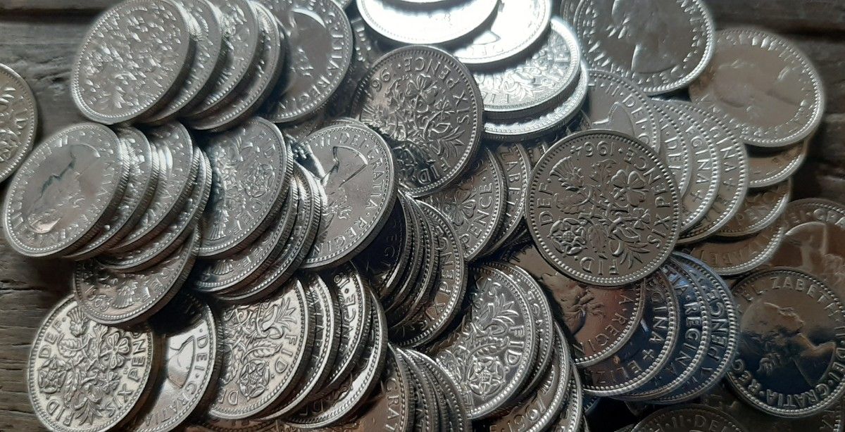 100枚セット 幸せのシックスペンス イギリス1947年~1967年の盛り合わせです。ラッキー6ペンス 英国コイン 美品です 本物