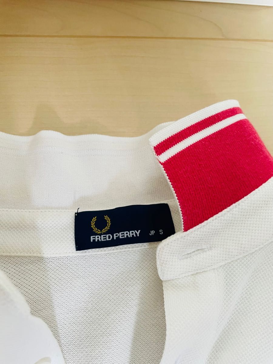 さらに×2値引き■ FRED PERRY フレッドペリー ■ ロゴ月桂樹 刺繍 ボタンダウン 半袖 ポロシャツ ホワイト S