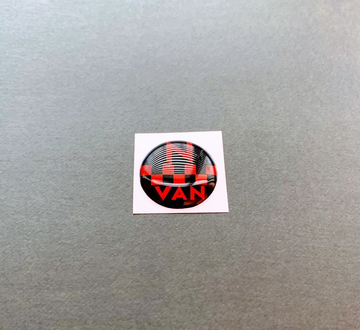 HONDA N-VAN Nバン チェッカーフラッグ スポーツ仕様 鍵穴隠し 黒×赤 専用 キーホールカバー JJ1/2 エヌバン キャンプ レトロの画像1
