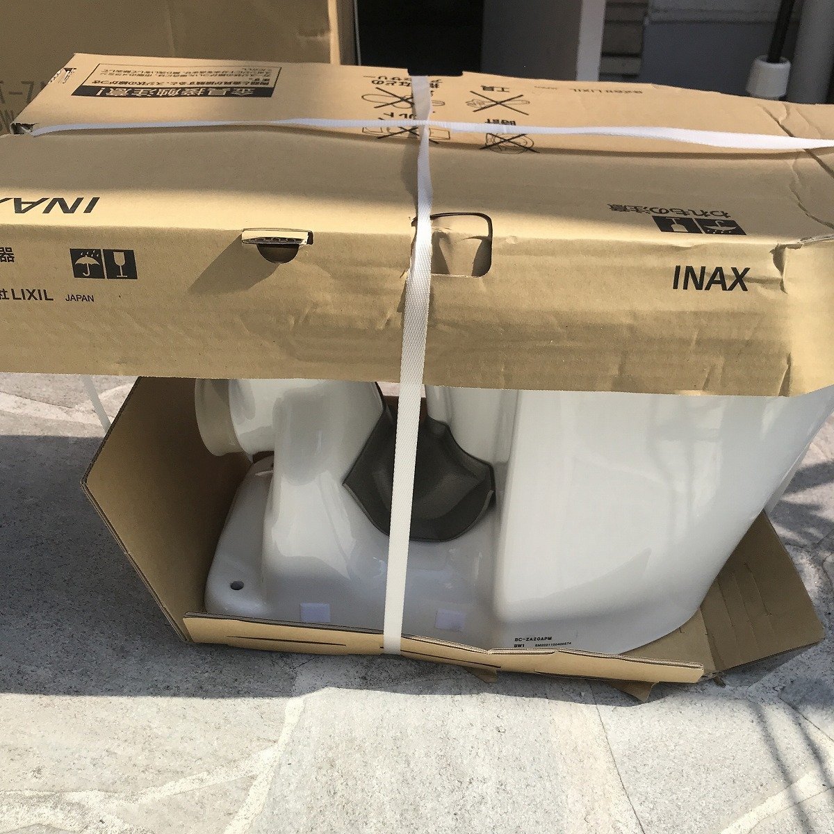爆売り！】 洋風便器 ＋ 一体型シャワートイレ用タンク LIXIL