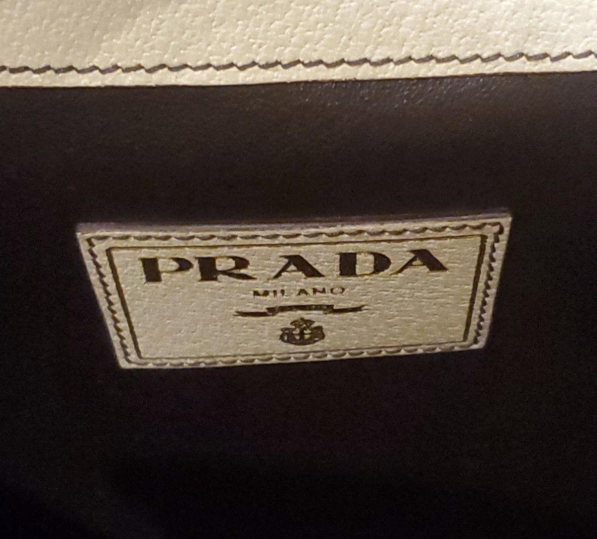 PRADA プラダ　ビジネスバッグ　ホワイト