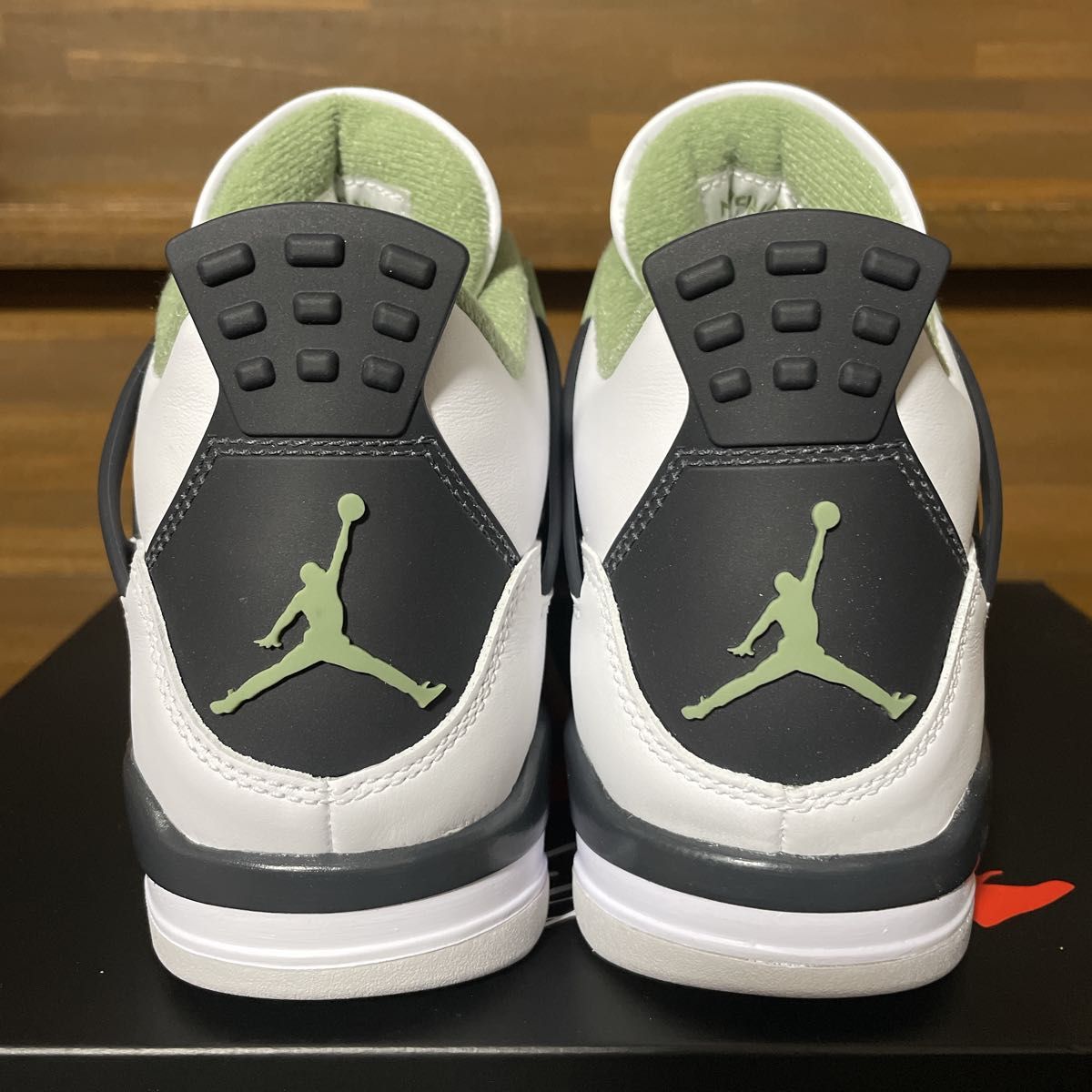 Nike WMNS Air Jordan 4