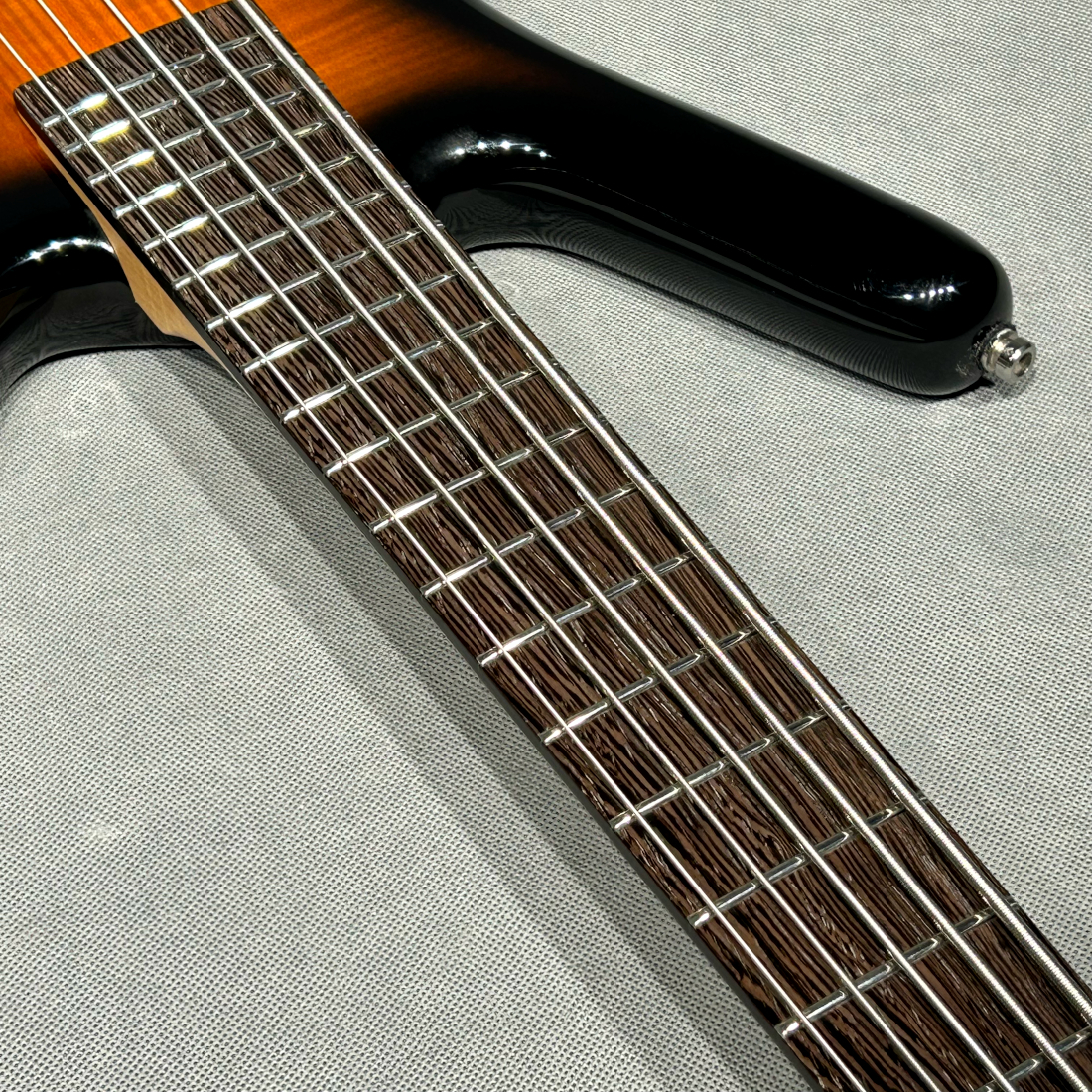 Warwick RockBass Corvette Classic 5st Almond Sunburst Transparent High Polish outlet special price goods Warwick 5 string base 