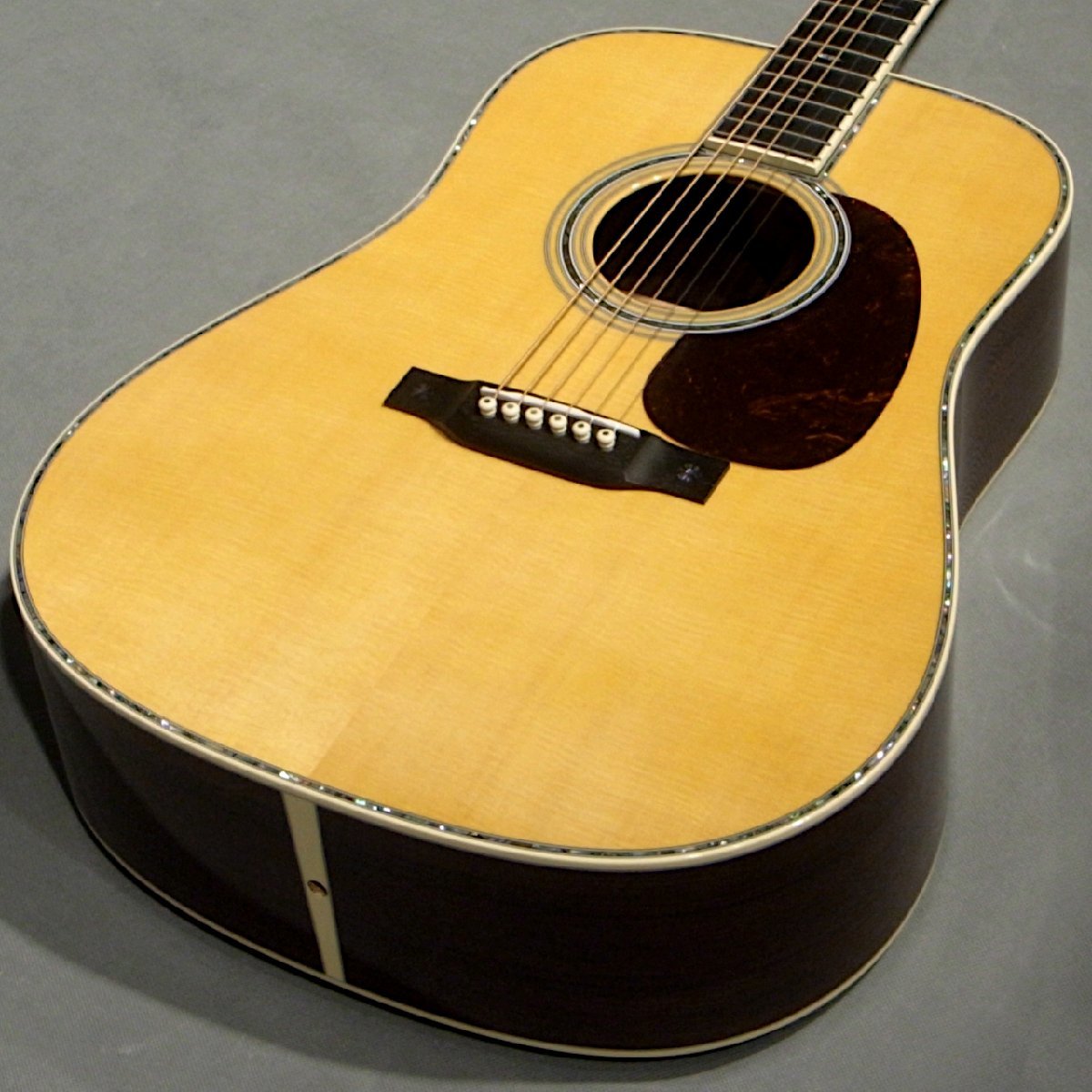 Martin D-42 Standard １本限りのアウトット特価品 マーティン