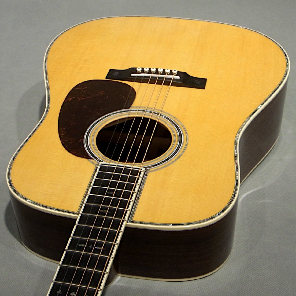 Martin D-42 Standard １本限りのアウトット特価品 マーティン