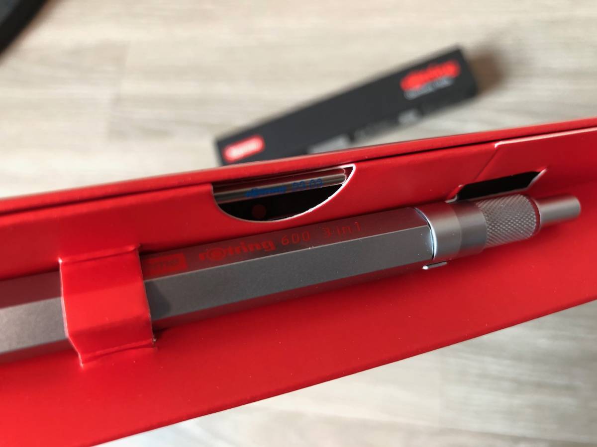 ファッションのファッションのシュプリーム Rotring 600 In ボールペン