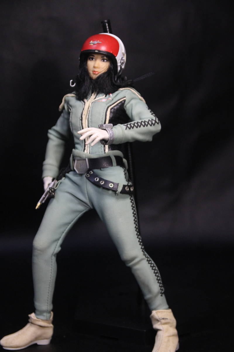 タカラクールガール「ウルトラ警備隊女性隊員友里アンヌ」変身 タカラクールガール「ウルトラ警備隊女性隊員友里アンヌ」変身