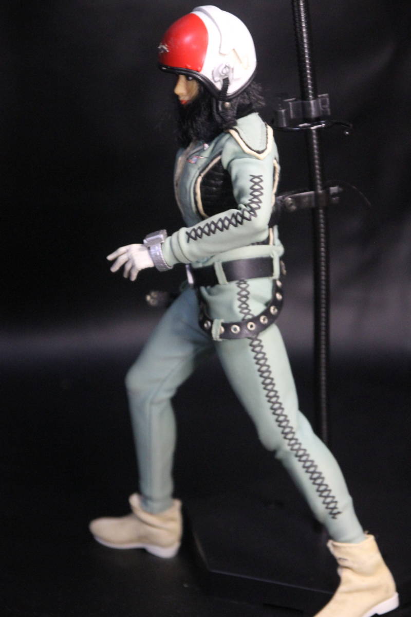 タカラクールガール「ウルトラ警備隊女性隊員友里アンヌ」変身 タカラクールガール「ウルトラ警備隊女性隊員友里アンヌ」変身
