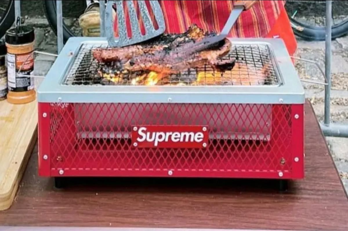 Supreme/Coleman Charcoal Grill シュプリーム/コールマン チャコール グリル