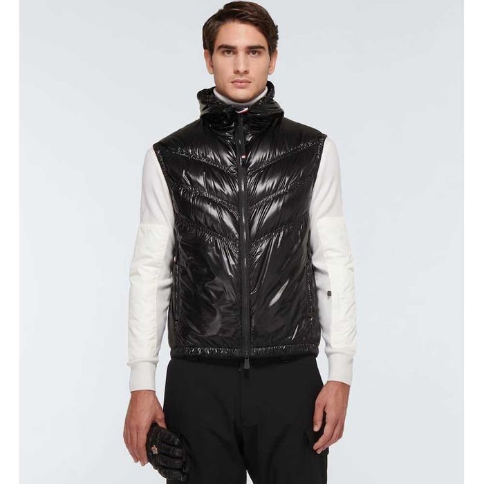 定価13,2万円 MONCLER GRENOBLE モンクレールグルノーブル SALANTIN GILET ダウンベスト 軽量 APRES SKI  収納ポーチ付 1サイズ 完売品