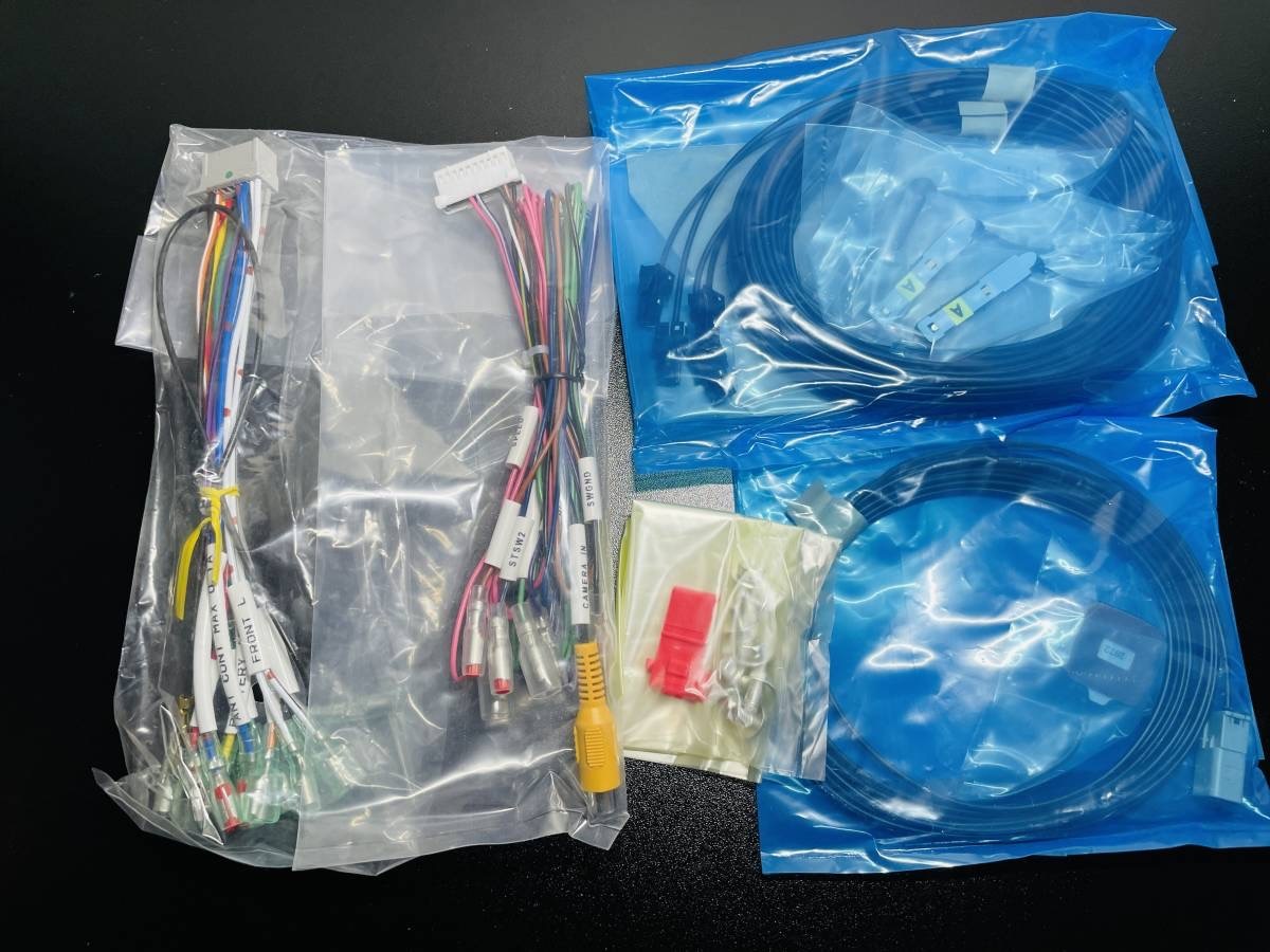 未使用 送料無料 パナソニック カーナビ ストラーダ 7型ワイド CN