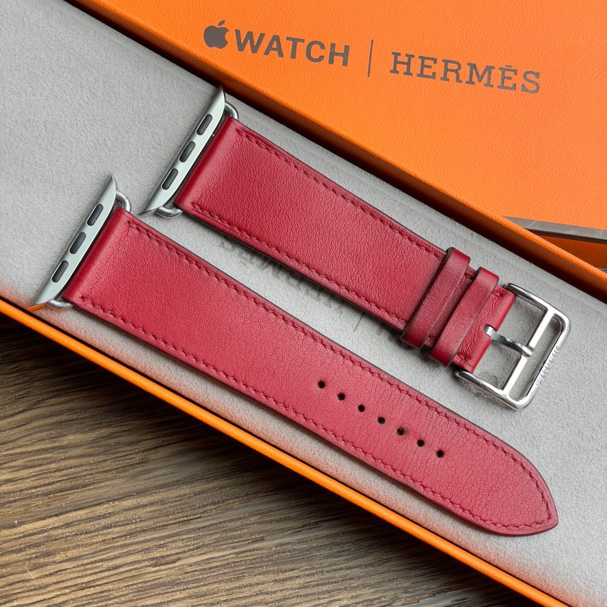 Apple Watch エルメス　ルージュレザー　アップルウォッチ　HERMES アップルウォッチ