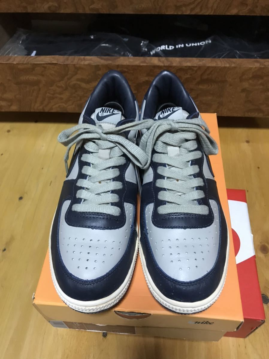 NIKE TERMINATOR LOW (VNTG) 2008 GRANITE/DARK OBSIDIAN-SAIL US12 30cm unused Nike Terminator vintage processing 