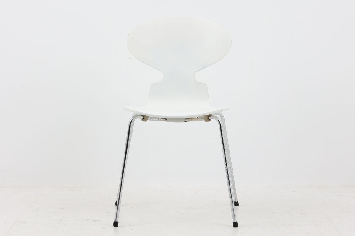 Fritz Hansen(フリッツ・ハンセン)　アントチェア　ホワイト　Arne Jacobsen(アルネ・ヤコブセン)　北欧家具ビンテージ_画像2