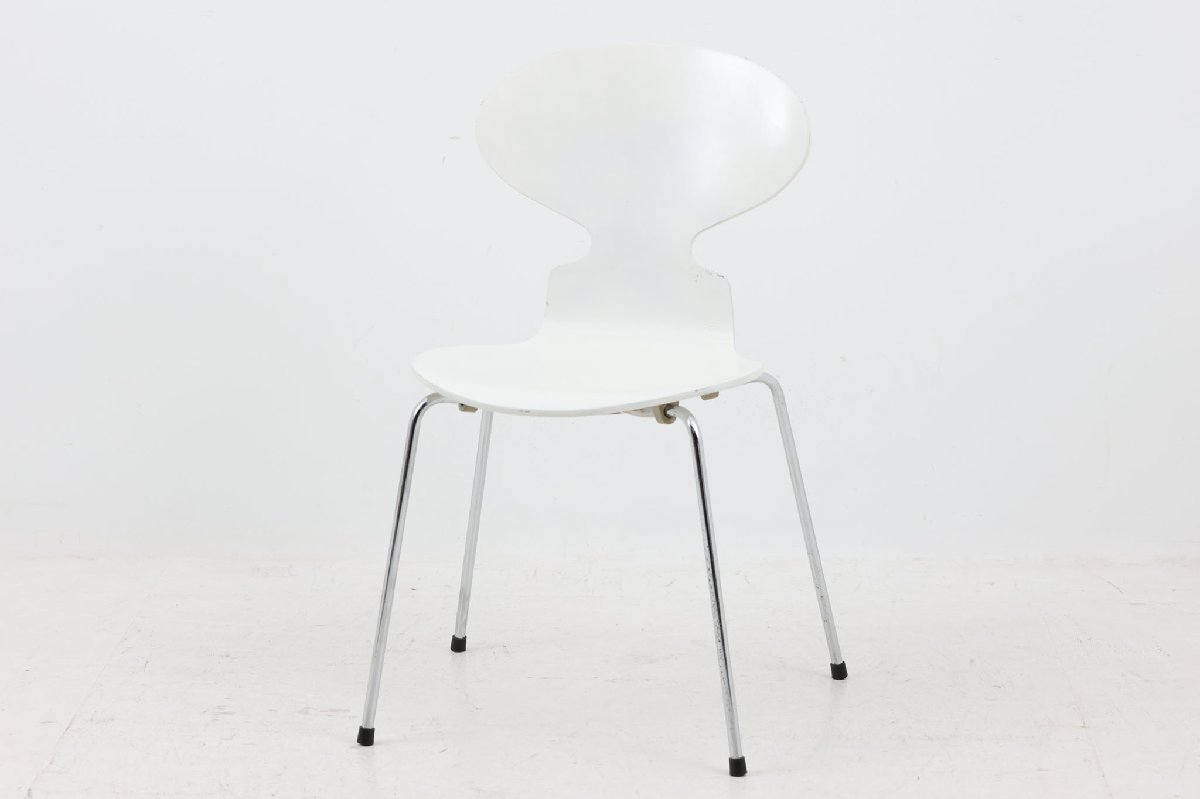 Fritz Hansen(フリッツ・ハンセン)　アントチェア　ホワイト　Arne Jacobsen(アルネ・ヤコブセン)　北欧家具ビンテージ_画像1