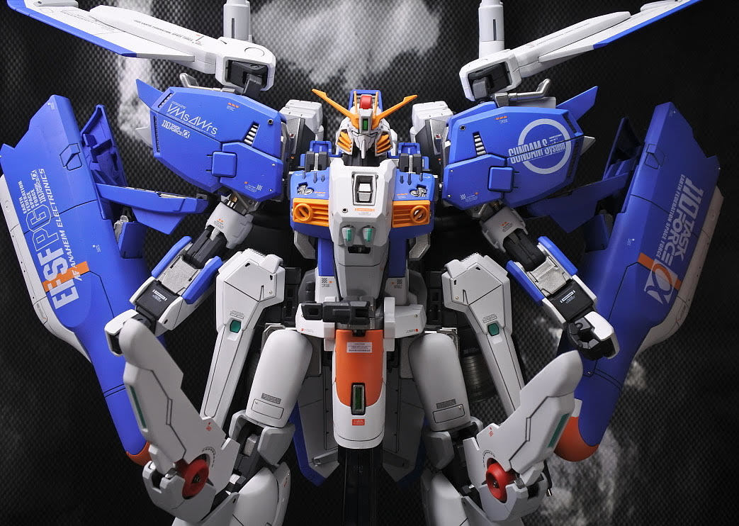 MG 1/100 Ex-Sガンダム 塗装済み完成品 胸部などはディープ