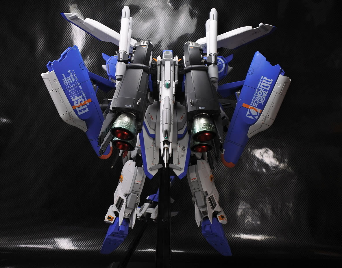 MG 1/100 Ex-Sガンダム 塗装済み完成品 胸部などはディープ