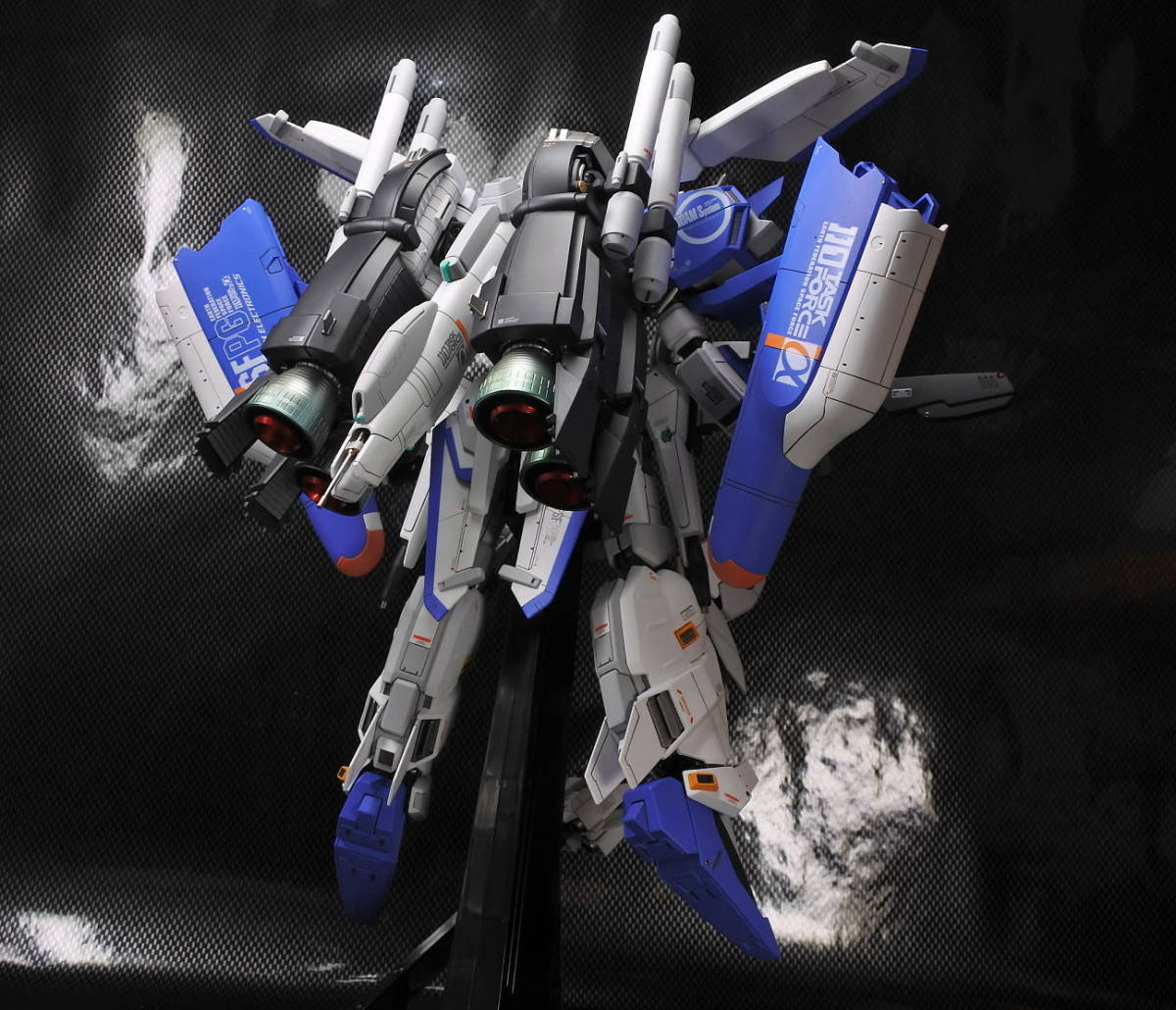 MG 1/100 Ex-Sガンダム 塗装済み完成品 胸部などはディープ