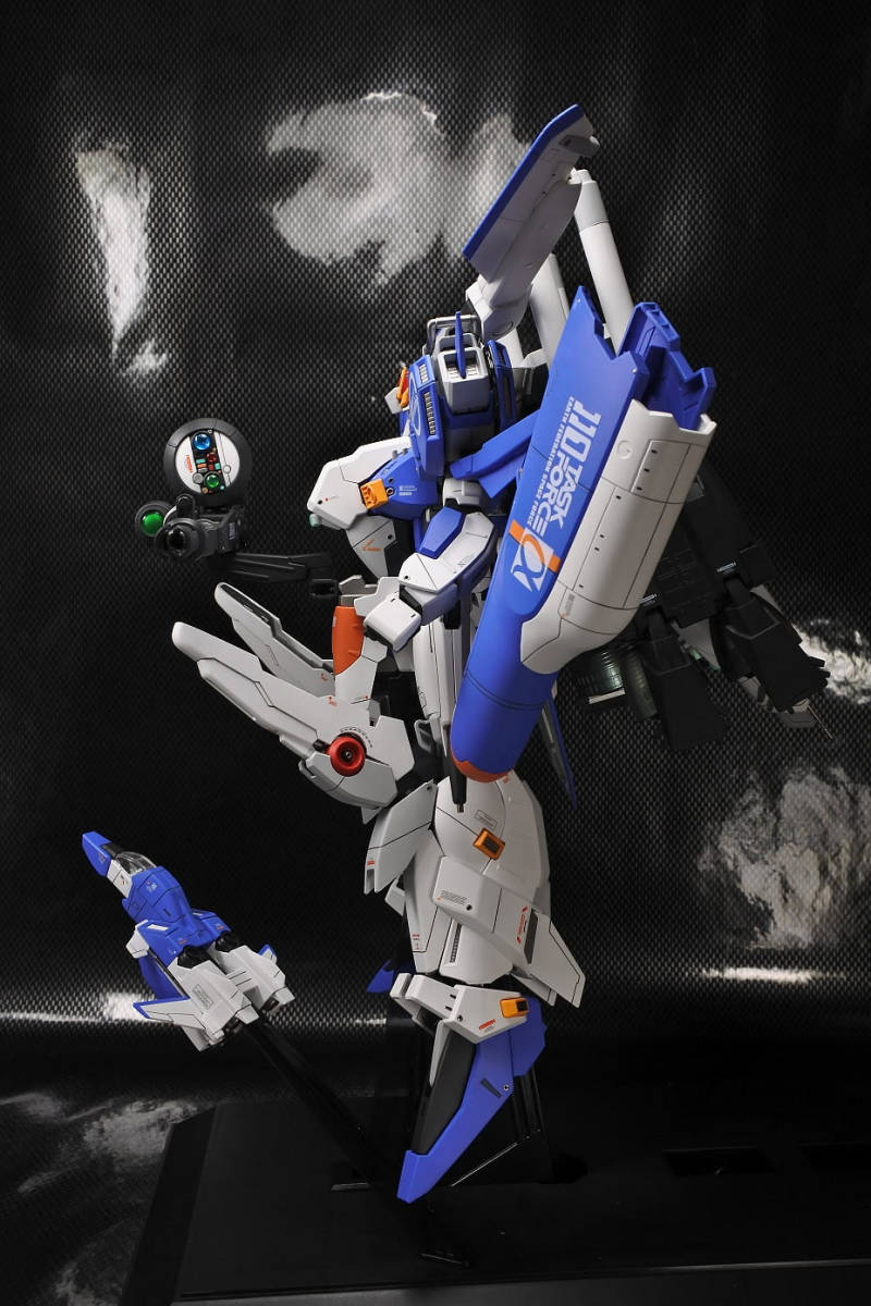 MG 1/100 Ex-Sガンダム 塗装済み完成品 胸部などはディープ