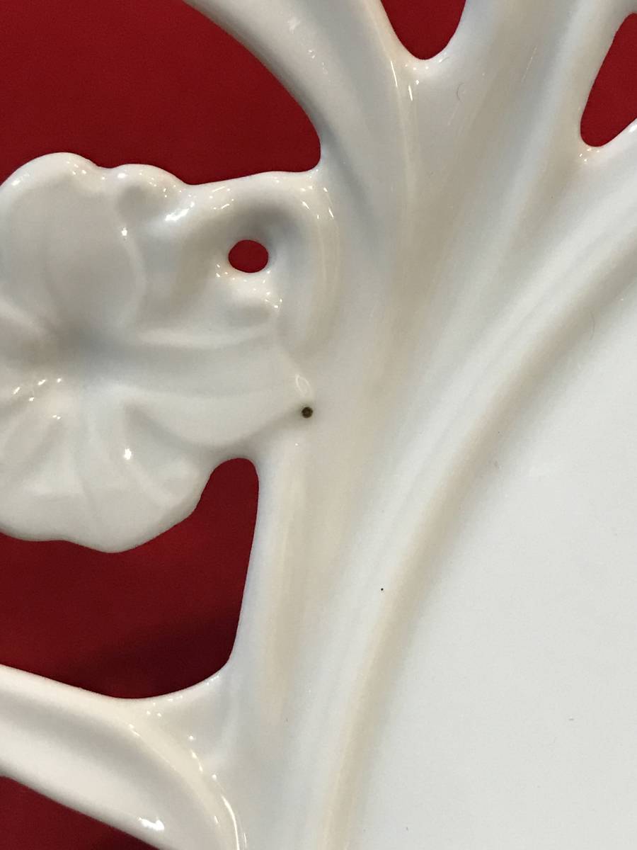 Ａ5844●洋食器 プレート 皿 果物皿 盛皿 アラベスク 透かし 手描き 花柄 白 鉢 約φ25×5㎝ スレキズ小汚れなどあり_画像6