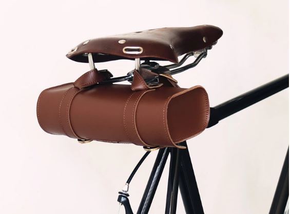  bicycle. handlebar. bag, retro style. leather. saddle-bag, tea color, Vintage. tail light, cycling. equipment ornament 