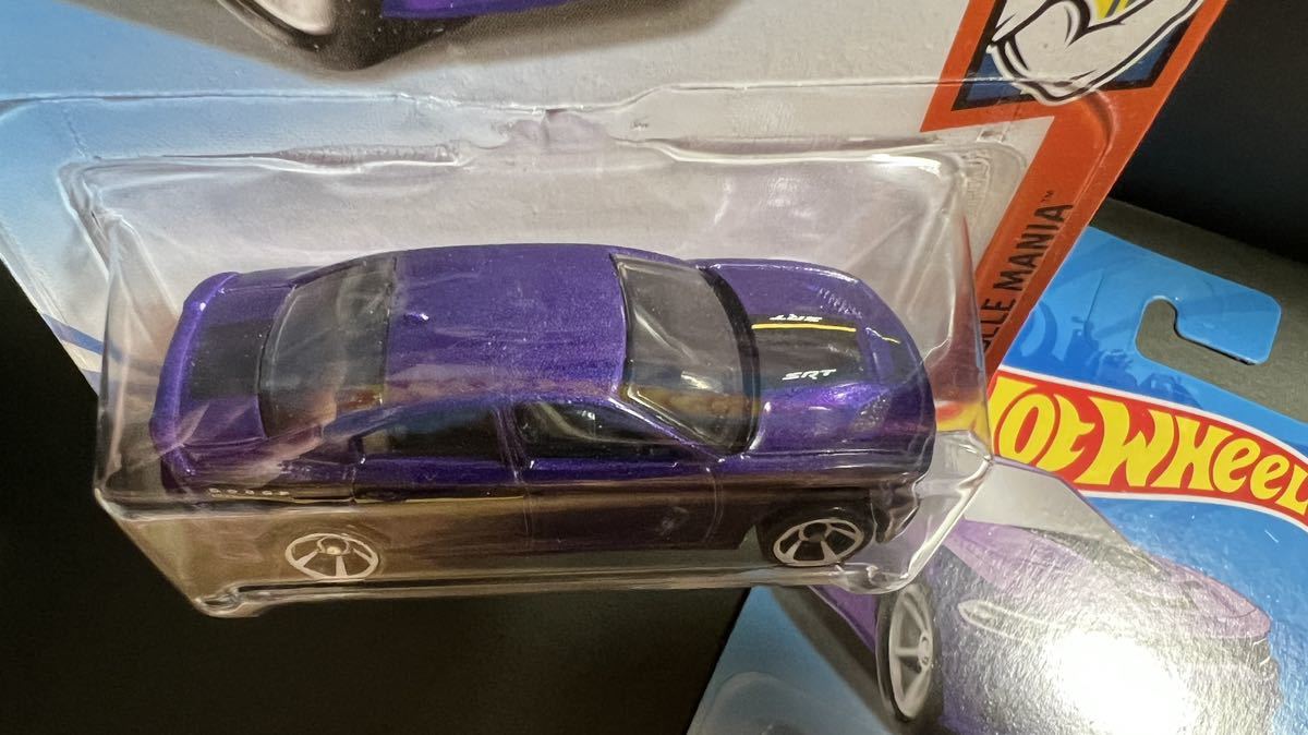 HW未使開封品 2台セット ’15 DODGE CHARGER SRT ダッジチャジャー ダッチ ホットウィール HOT WHEELS_画像3