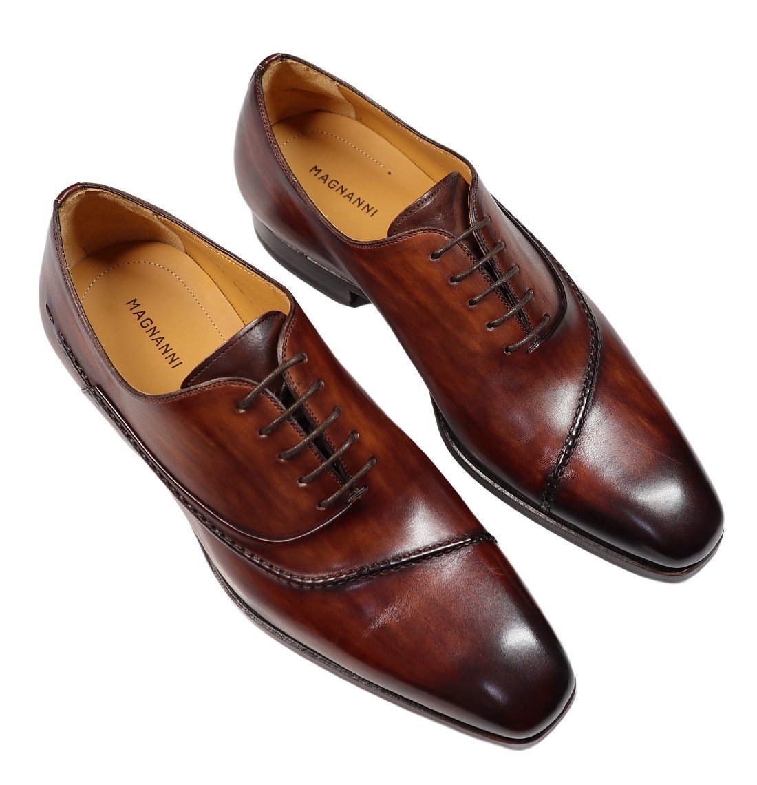 送料0円】 MAGNANNI シャープで色気あるルックスのモダンドレス靴
