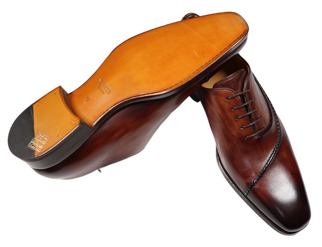 シャープで色気あるルックスのモダンドレス靴！【 MAGNANNI / マグナーニ (西 】美しいロングノーズの濃茶 変形ストレートチップ 43_画像3