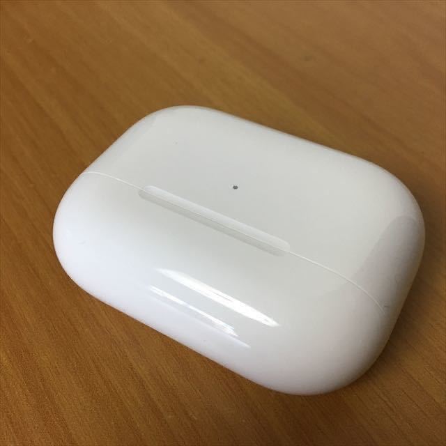 Apple純正 AirPods Pro用 ワイヤレス充電ケースのみ イヤホン Apple純正 AirPods Pro用 ワイヤレス充電ケースのみ イヤホン