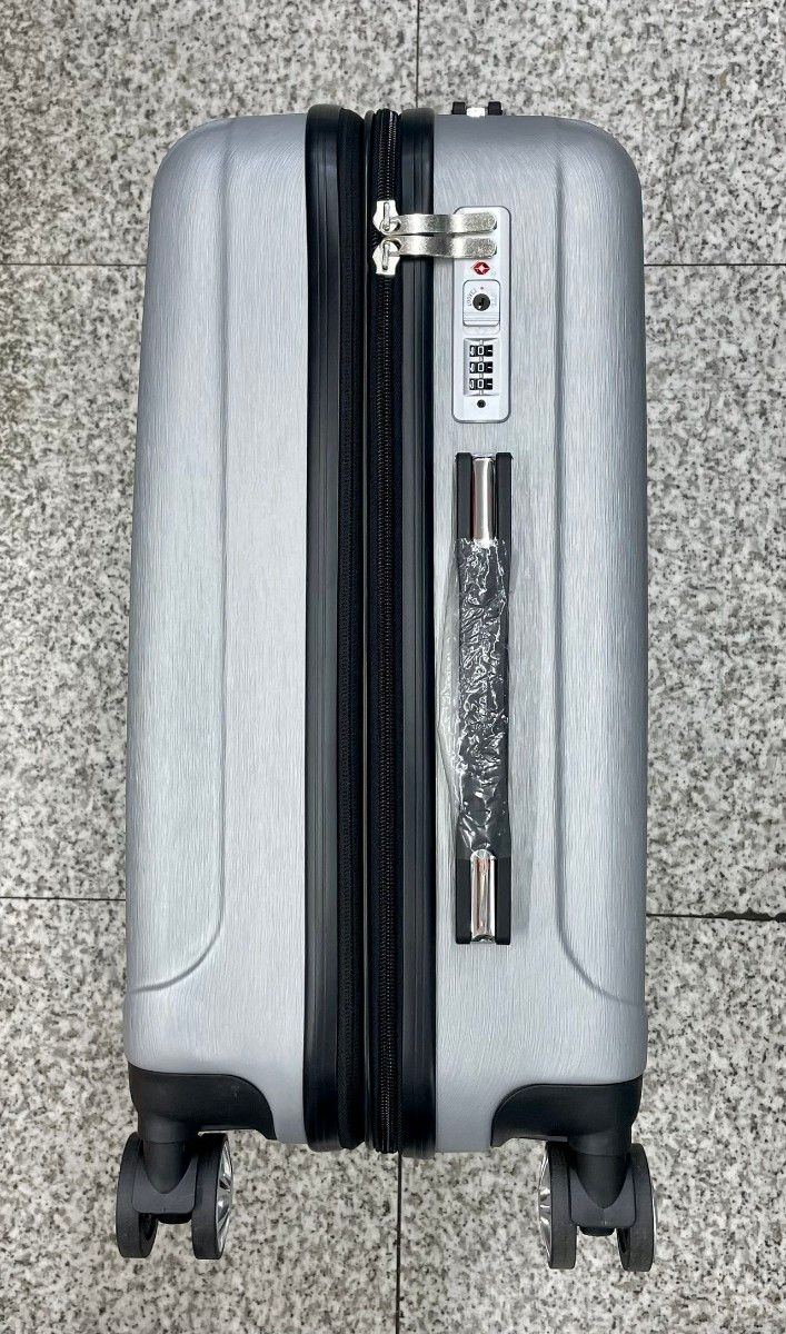 キャリーケース シルバー Mサイズ 拡張機能 軽量 静音 スーツケース 