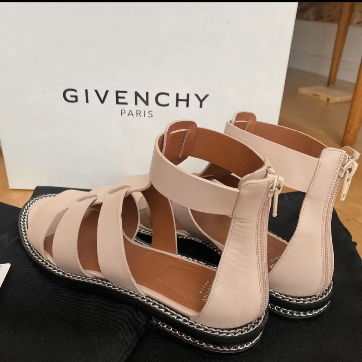 ジバンシー サンダル バーニーズニューヨーク 靴 フラット GIVENCHY